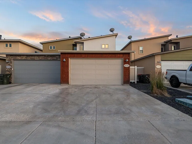 Verraso Village Townhomes — Photo 10