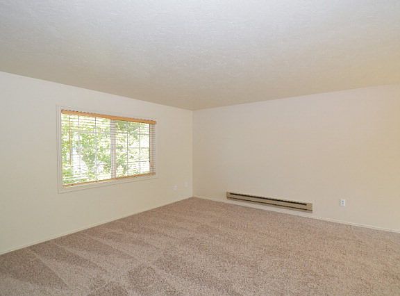 3rd image of 846 Coachman Dr