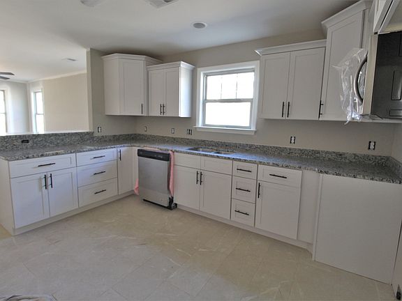 4th image of 554C Park Ave