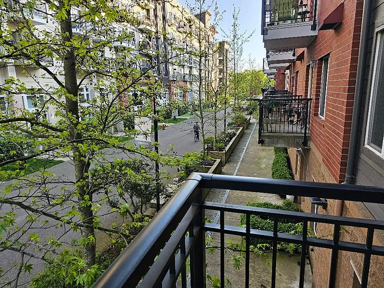 1015 Railroad Ave #219 — Photo 8