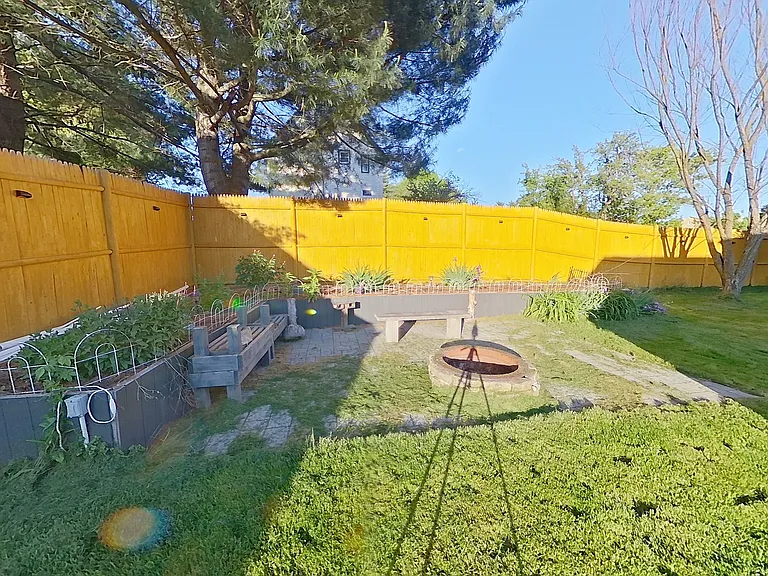 43 Mission Ave — Photo 24