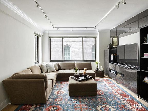 2nd image of 10 E End Ave APT 2-D