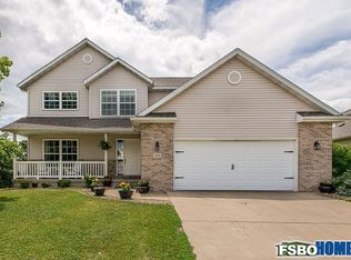 335 Irish Dr, Marion, IA 52302