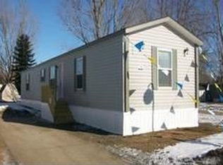 2525 Glenwood Dr, Grand Forks, ND 58201
