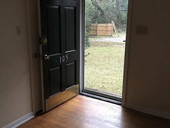 4th image of 105 Spires Ct