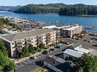 211 Harbor St APT 43, Florence, OR 97439