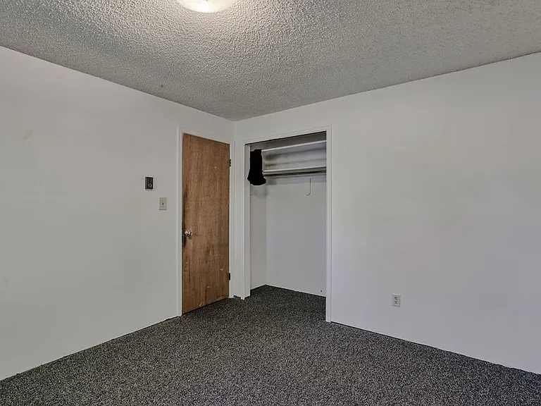 1909 McAllister Ct — Photo 17