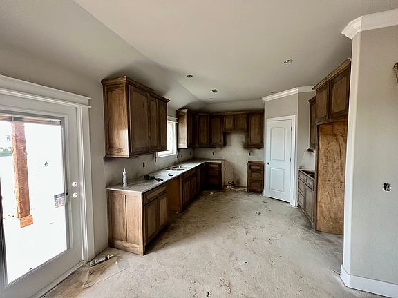 4th image of 789 Woodplains Ave
