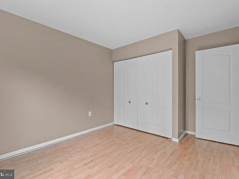 8 Wessex Ct — Photo 27