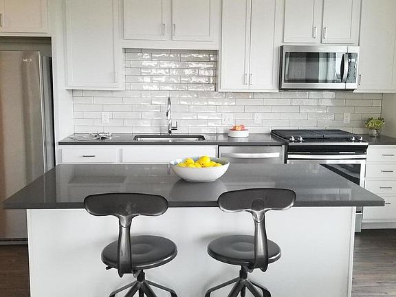 4th image of 1555 Ellinwood Ave APT 604