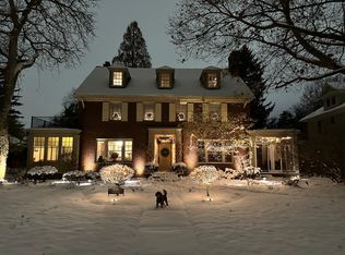 2334 Roxboro Rd, Cleveland Heights, OH 44106