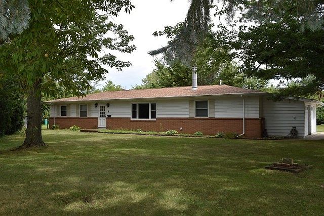 1st image of 13 Oakwood Dr