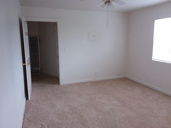 4th image of 401 E Washington Blvd APT 7