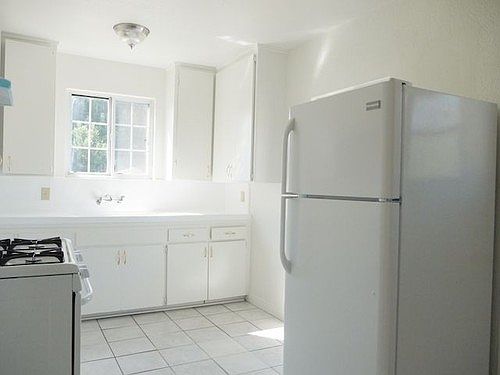 5th image of 11807 Borden Ave