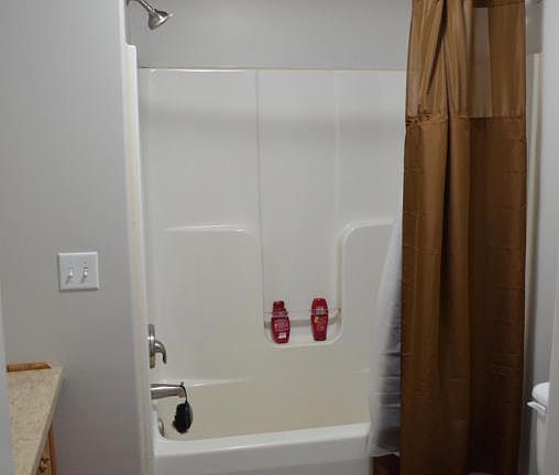 4th image of 2613 S Evergreen Dr