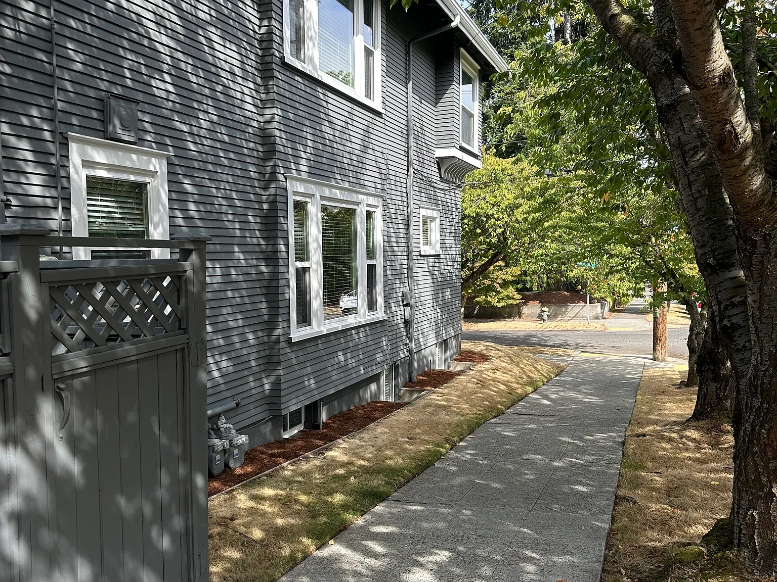 3 bed, 1400 sqft, $4,200 — Photo 3
