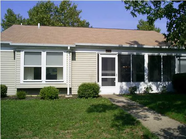 782 Liverpool Circle #B photo 1