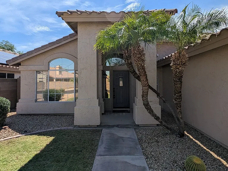 929 N Quail Ln — Photo 4