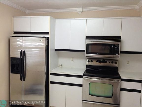 3rd image of 3303 Aruba Way APT D1