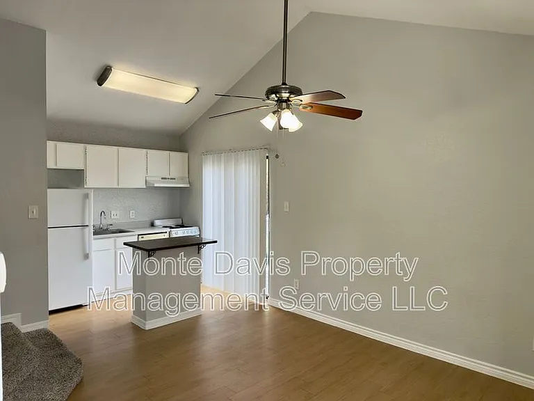 513 S Park Dr #301 — Photo 8