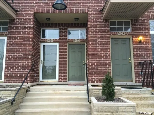 1426 Crimson Way #1, Walled Lake, MI 48390