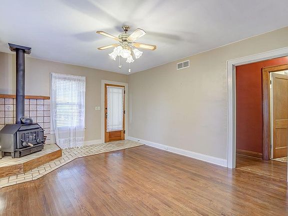 2nd image of 9472 Beech Dr