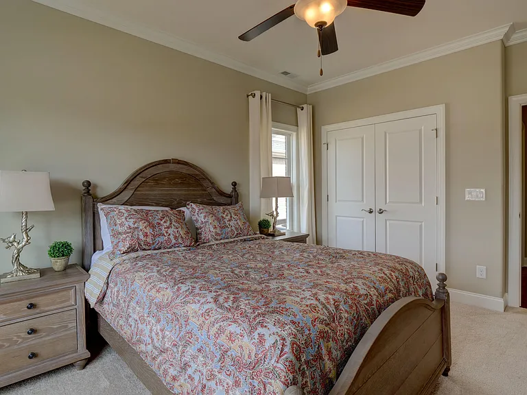 2620 Leader Cir — Photo 24