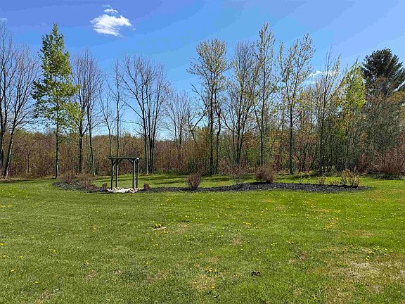 4th image of 40 Perrin Rd