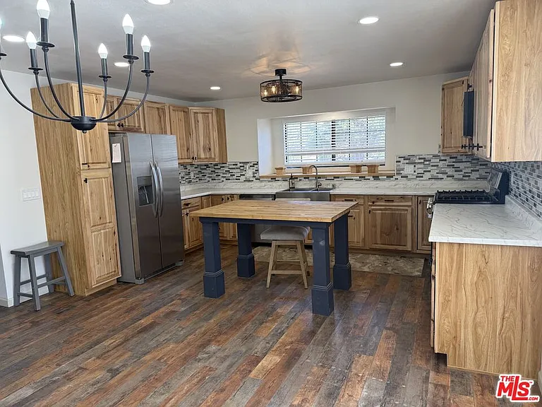 47041 Old Pioneer Town Rd — Photo 6