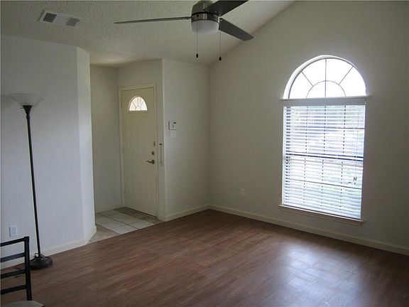 3rd image of 1643 Hunterwood Dr