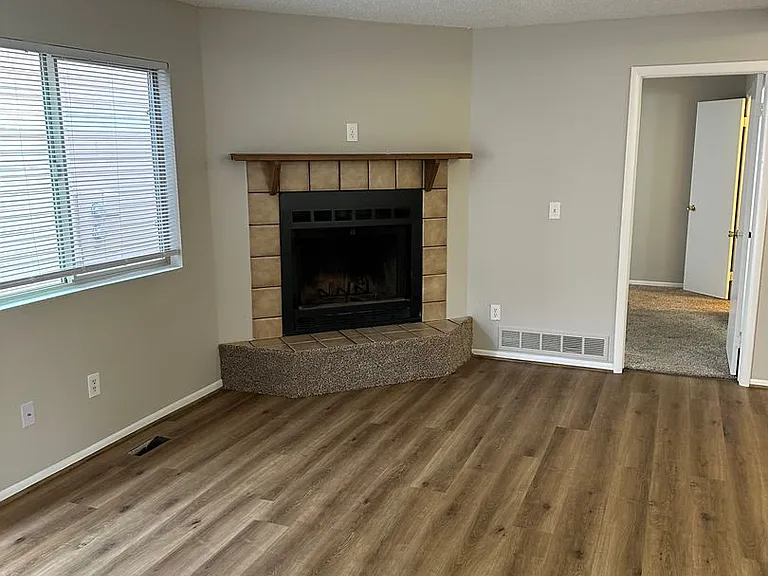 2609 E Dale St. — Photo 27
