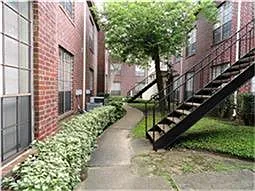 2 bed, 1.0 bath, 776 sqft, $1,150 — Photo 1