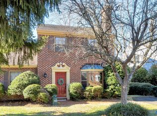 81 Court Pl, Charlottesville, VA