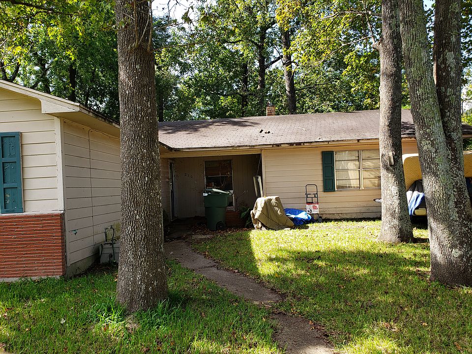 1st image of 210 Berkshire Ln