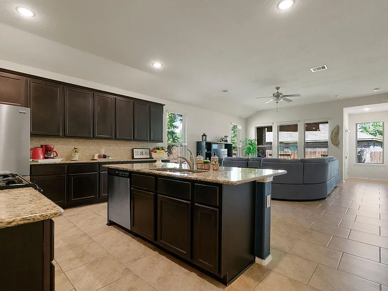 14011 Wolftrap Ln — Photo 10