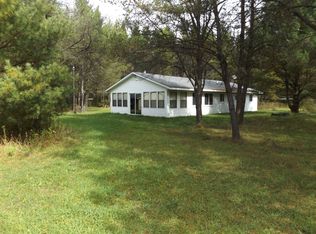 W7590 4th St, Necedah, WI 54646