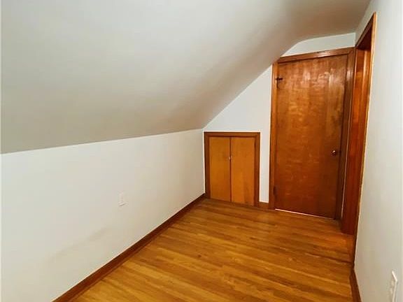 4th image of 165 Briarwood Dr