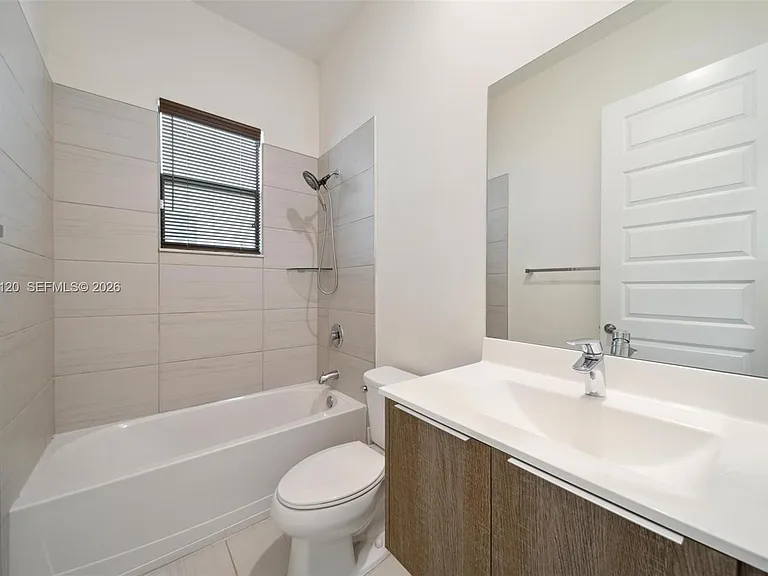 7635 NW 103rd Pl — Photo 40