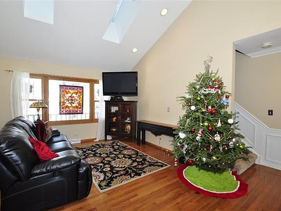 3rd image of 36588 N Lawrence Dr