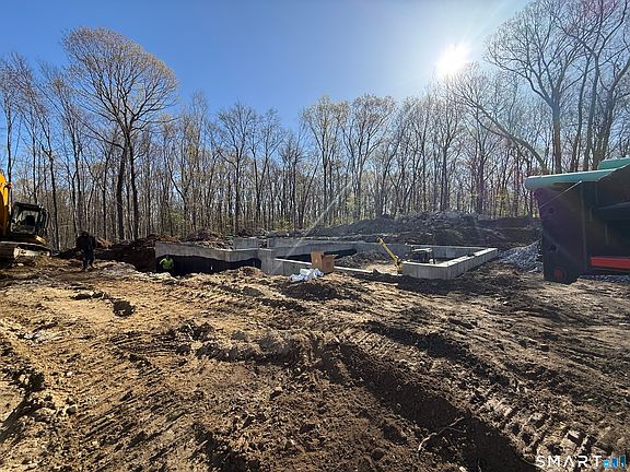 4th image of 86 Quail Run Road