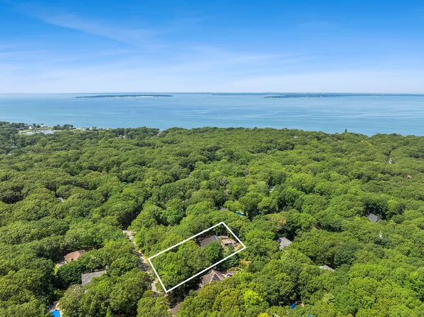 25 Glenview Dr, Southampton, NY 11968