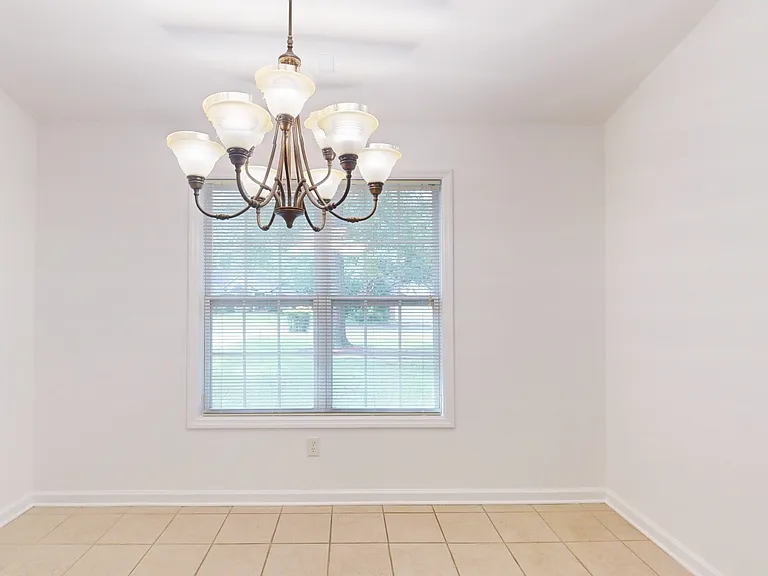 119 Celeste Ct — Photo 10