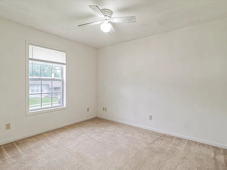 720 E Culton St #I — Photo 6