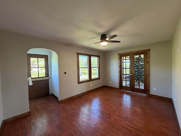 3rd image of 1211 County Road 6