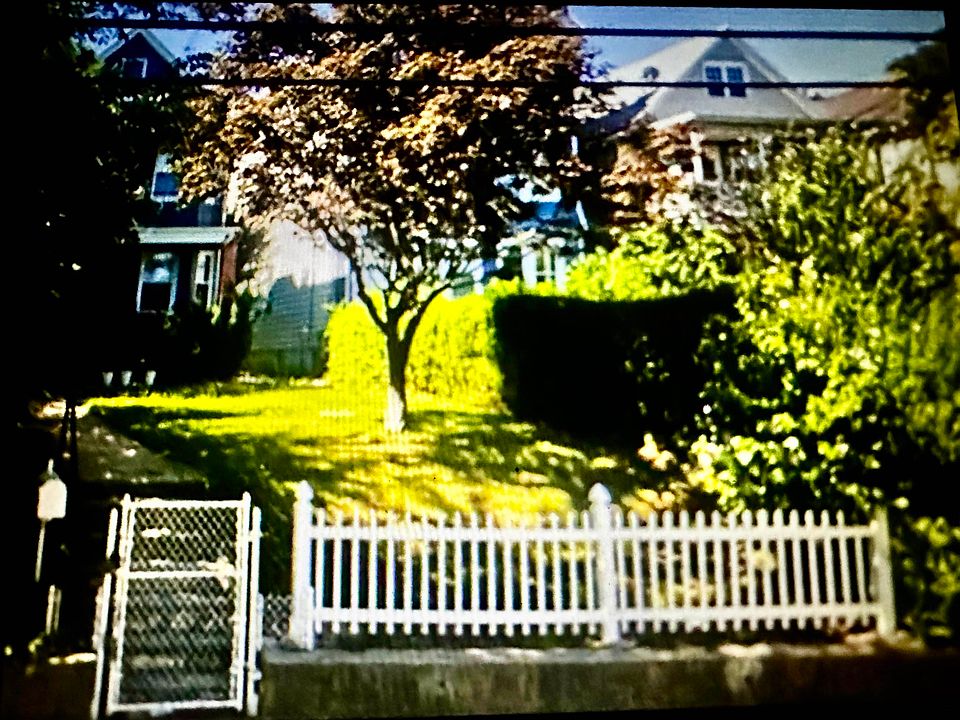 2nd image of 205 Duncan Ave