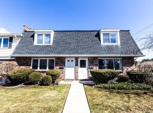 20 Stoneledge Ct, Buffalo, NY 14221