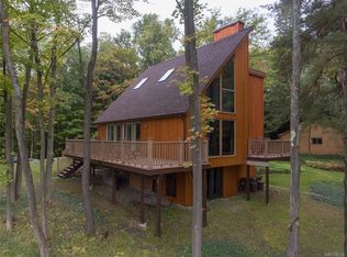 9764 Savage Rd, Holland, NY 14080