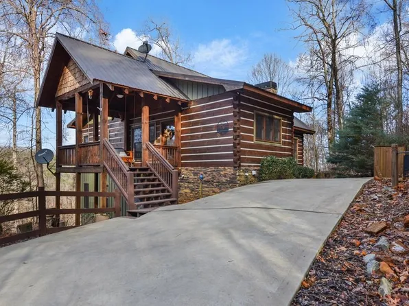 401 Dancing Leaves Trl, Blue Ridge, GA 30513