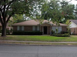902 Glen View Dr, Irving, TX 75061