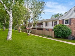 30 Halifax Ct APT G, Springfield, MA 01108